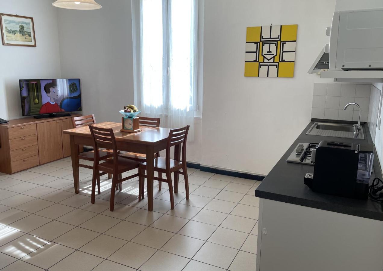 Coccodrillo Hotel & Apartments Варацце Экстерьер фото