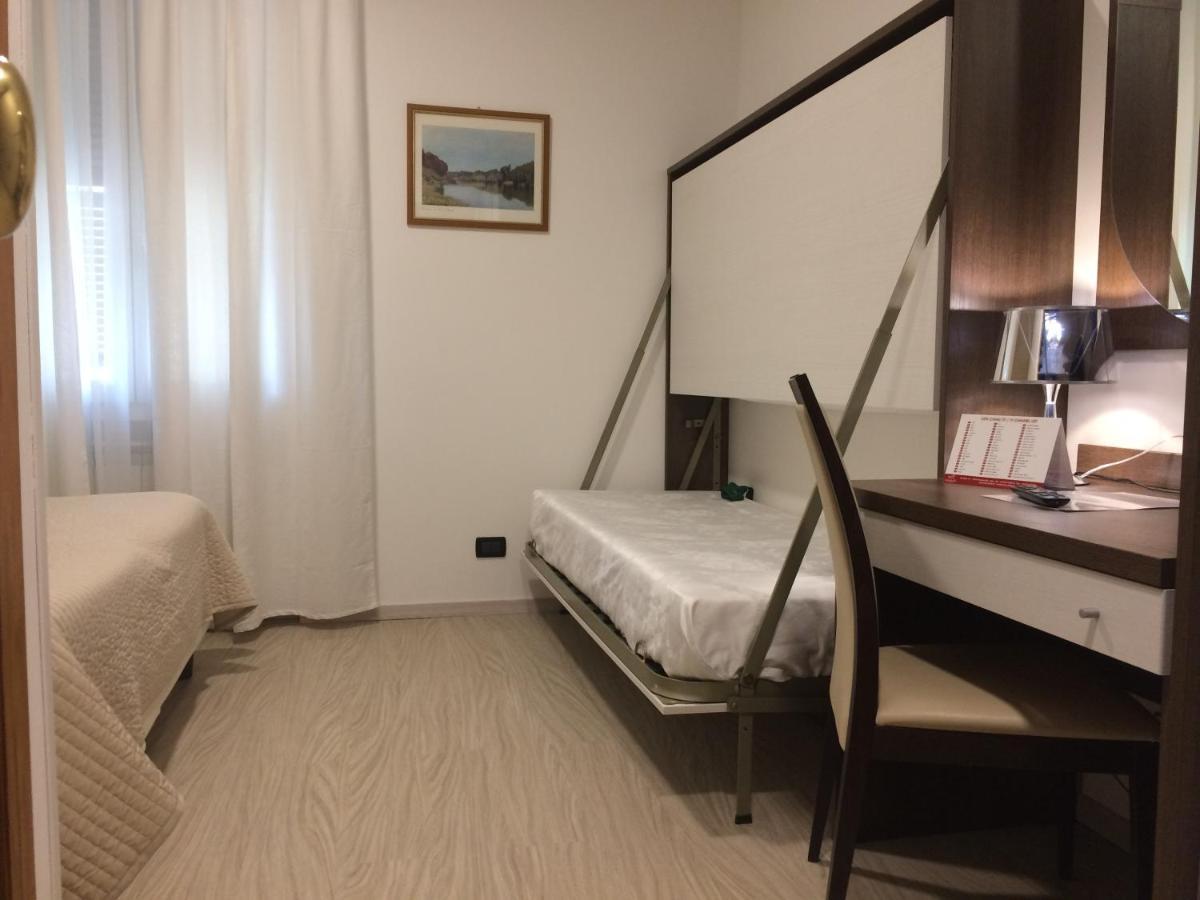 Coccodrillo Hotel & Apartments Варацце Экстерьер фото