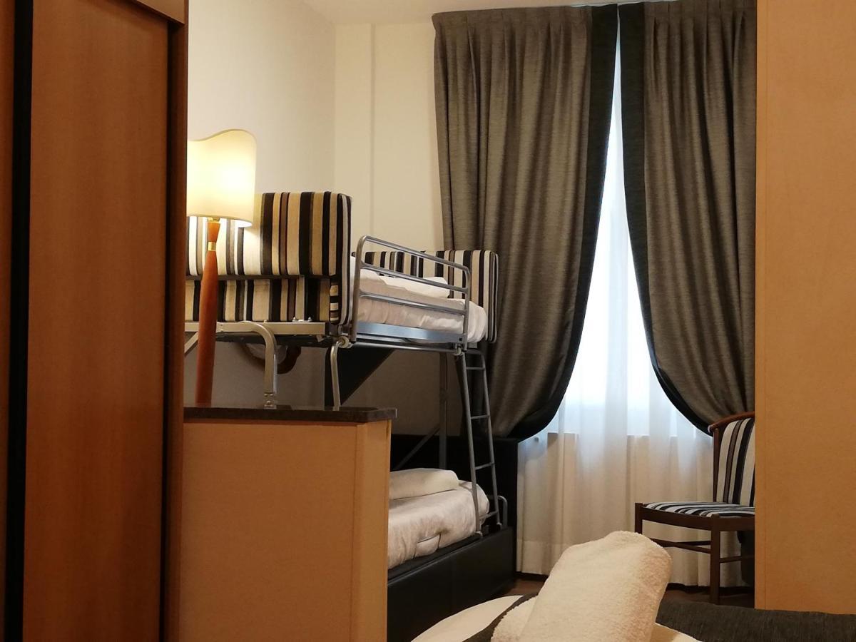 Coccodrillo Hotel & Apartments Варацце Экстерьер фото