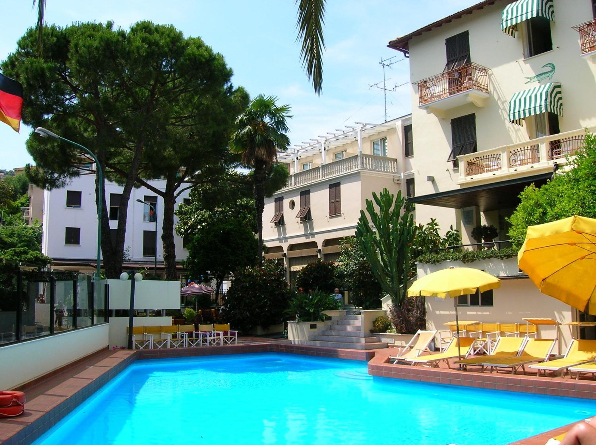 Coccodrillo Hotel & Apartments Варацце Удобства фото