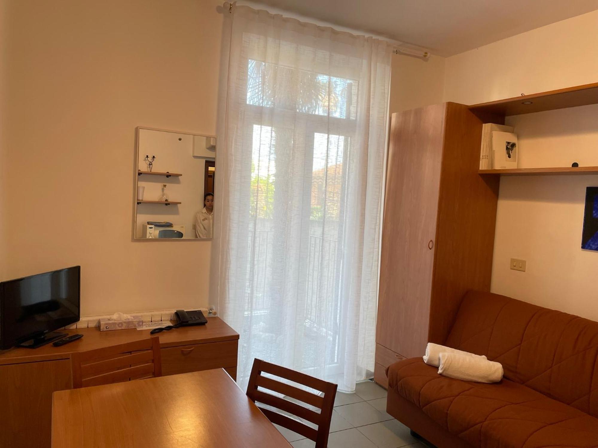Coccodrillo Hotel & Apartments Варацце Экстерьер фото