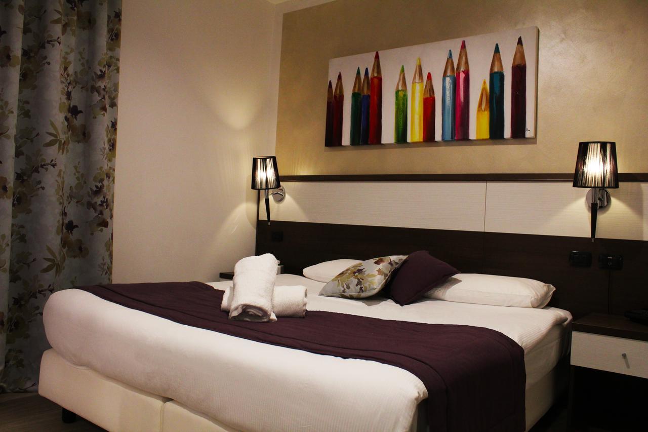 Coccodrillo Hotel & Apartments Варацце Экстерьер фото